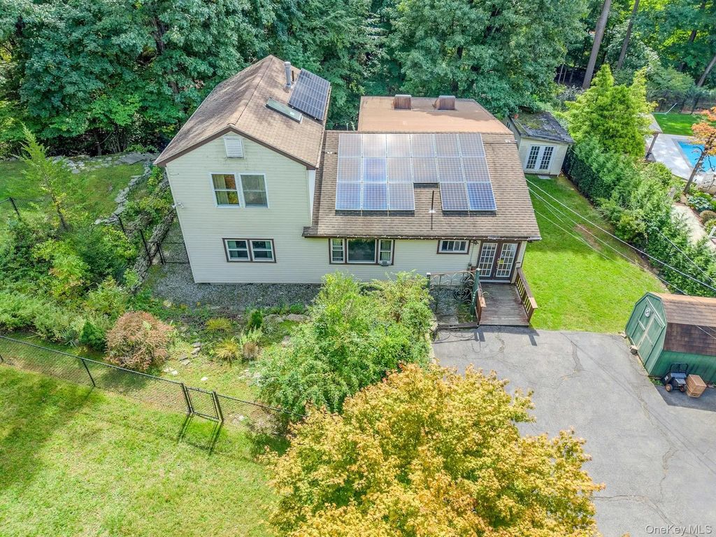 30 N Strawberry Hill Lane N, West Nyack