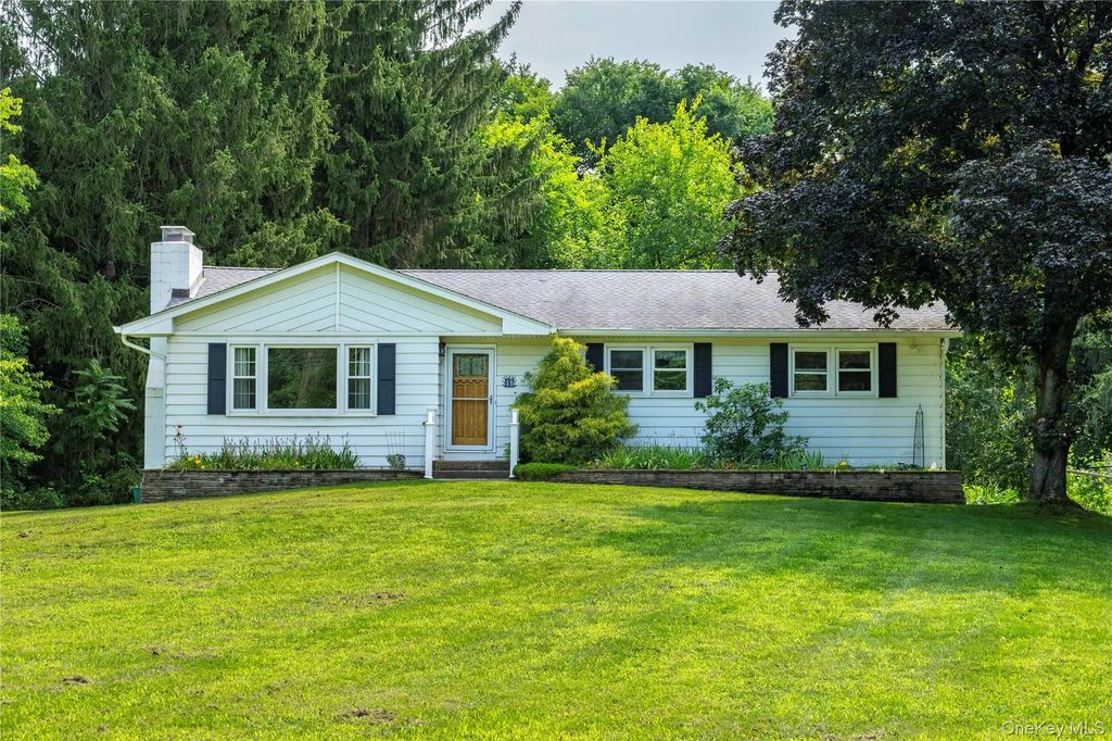 18 Brown Road, Wappingers Falls