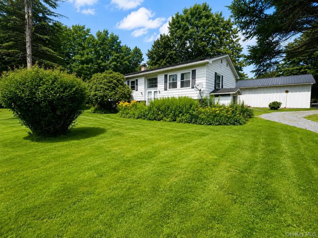 7 Bowers Drive, Hurleyville