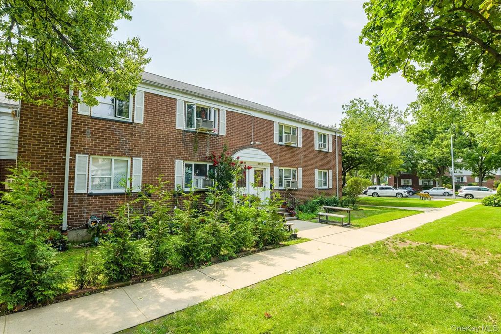 225-35 88 Avenue # 42-9, Queens Village