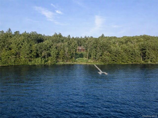 60 Top Ridge Trail, White Lake