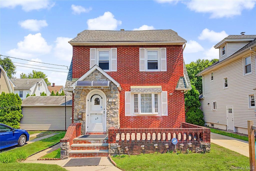 29 Holland Avenue, Floral Park