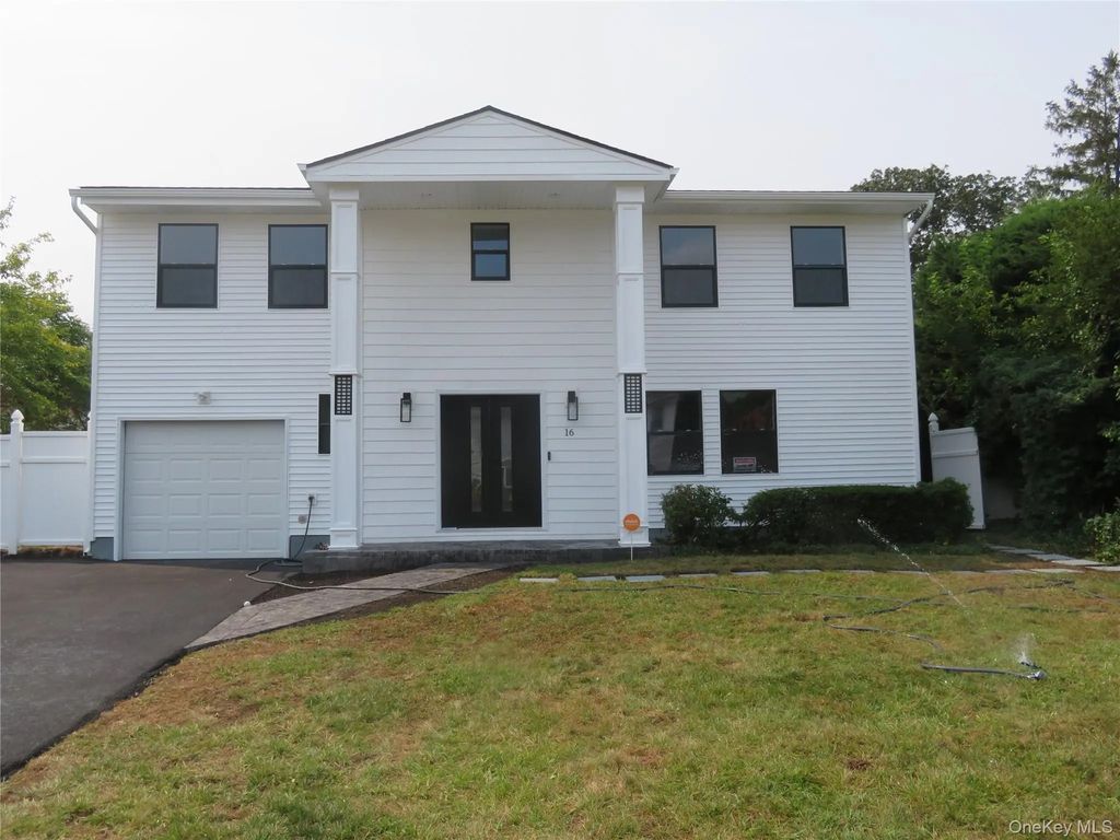 16 Sunshine Lane, Amityville