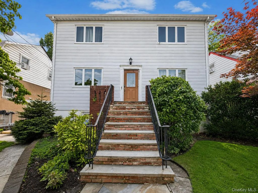 33 Juniper Road, Port Washington