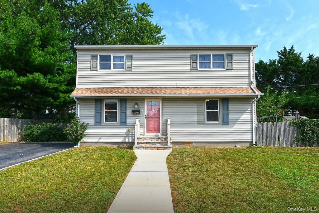 3679 Lark Street, Levittown