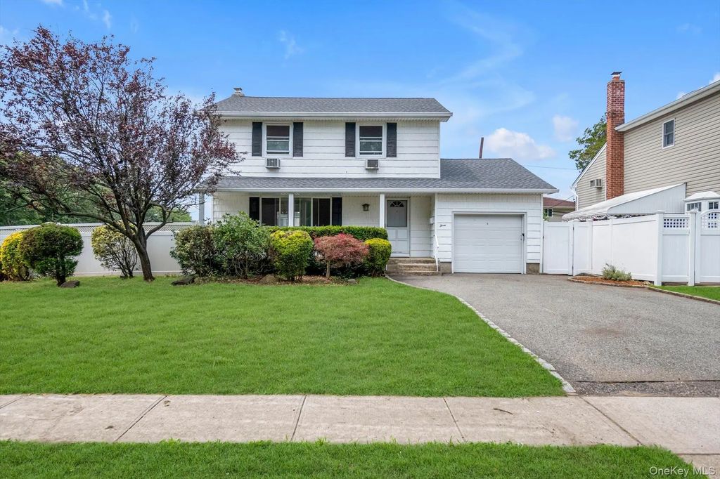 3 Evelyn Lane, Syosset