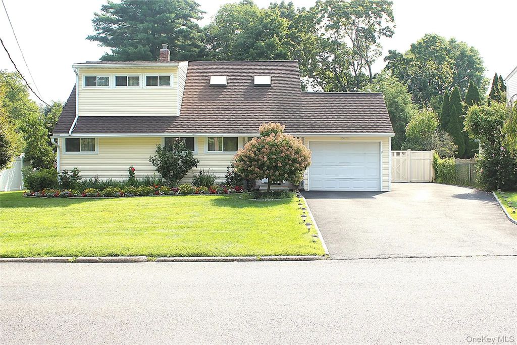 19 Jean Lane, Hartsdale