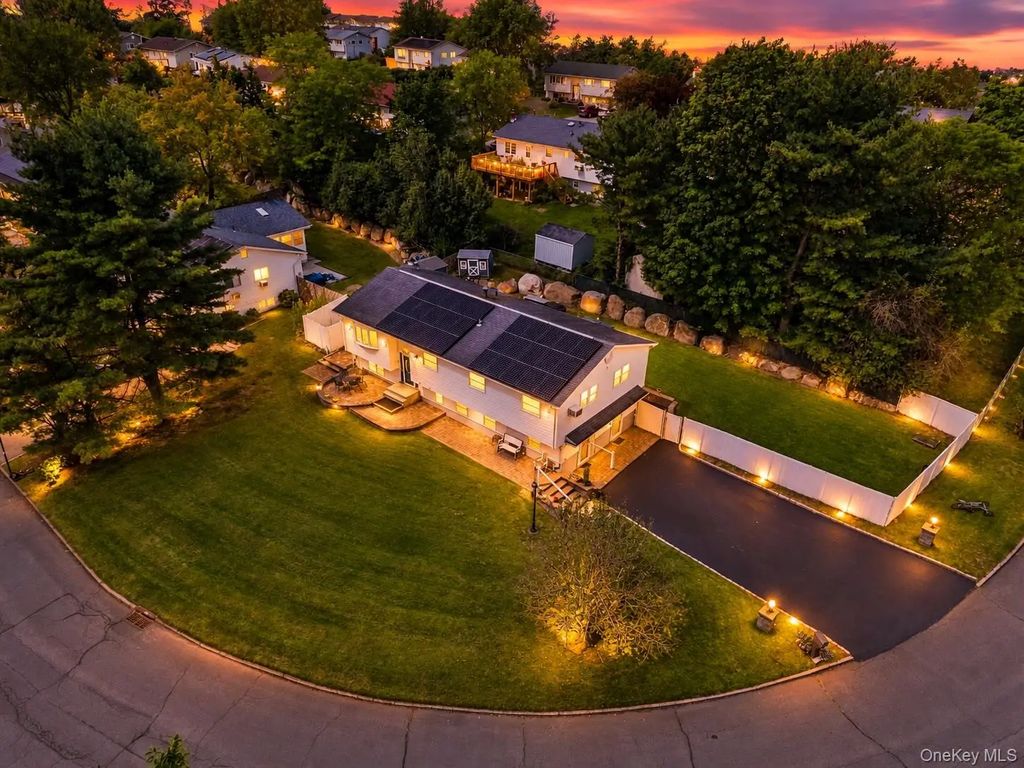 2 Harvest Hill Lane, Middletown