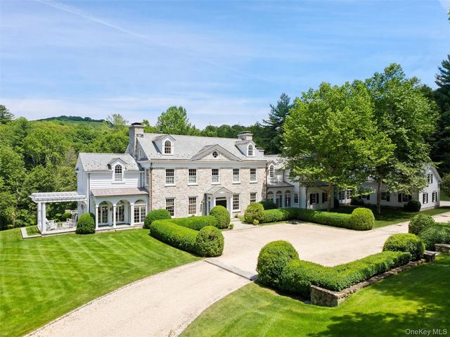 336 Cantitoe Street, Bedford Hills