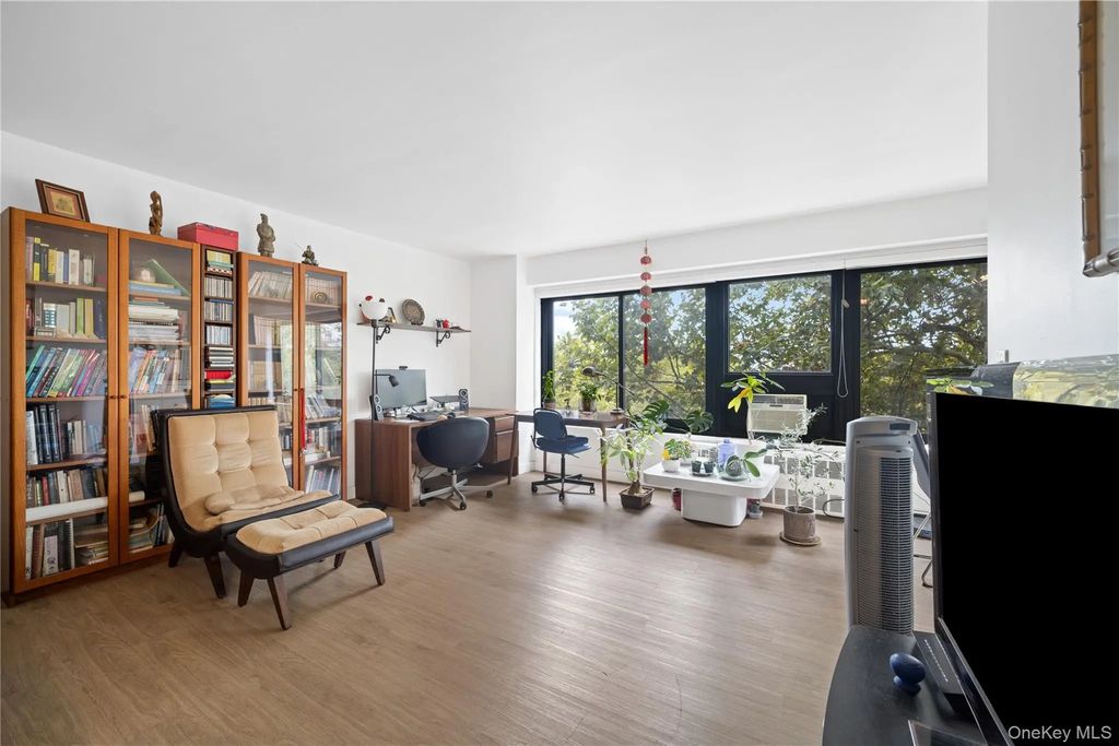 33-64 21st Street # 6c, Astoria