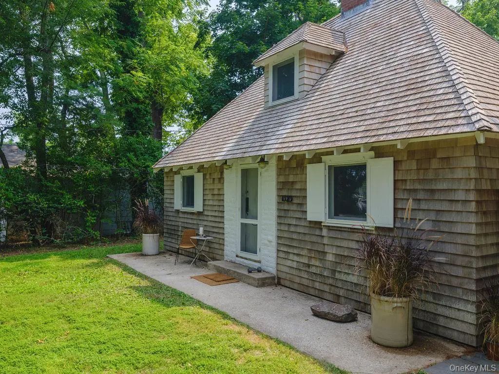 1320 Arshamomaque Avenue, Southold