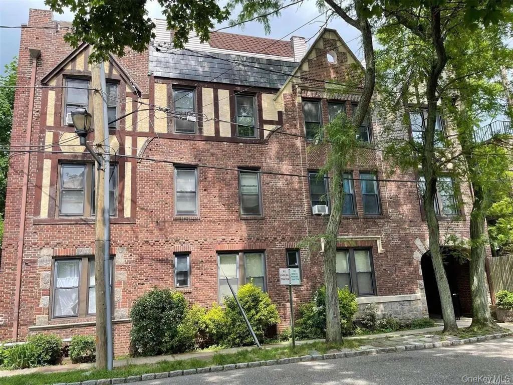 1 Hillside Avenue # 3b, Great Neck