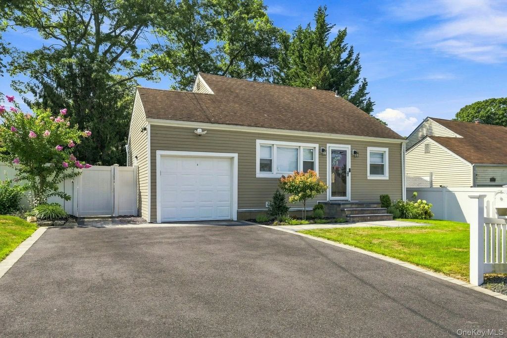 80 E 20th Street, Huntington Station