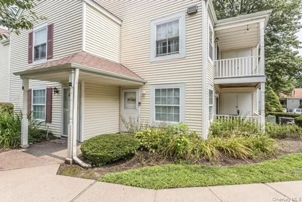 282 Fairview Circle, Middle Island