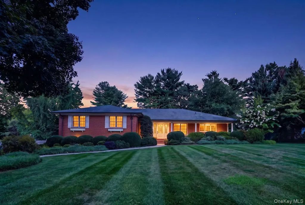 169 Clinton Avenue, Dobbs Ferry