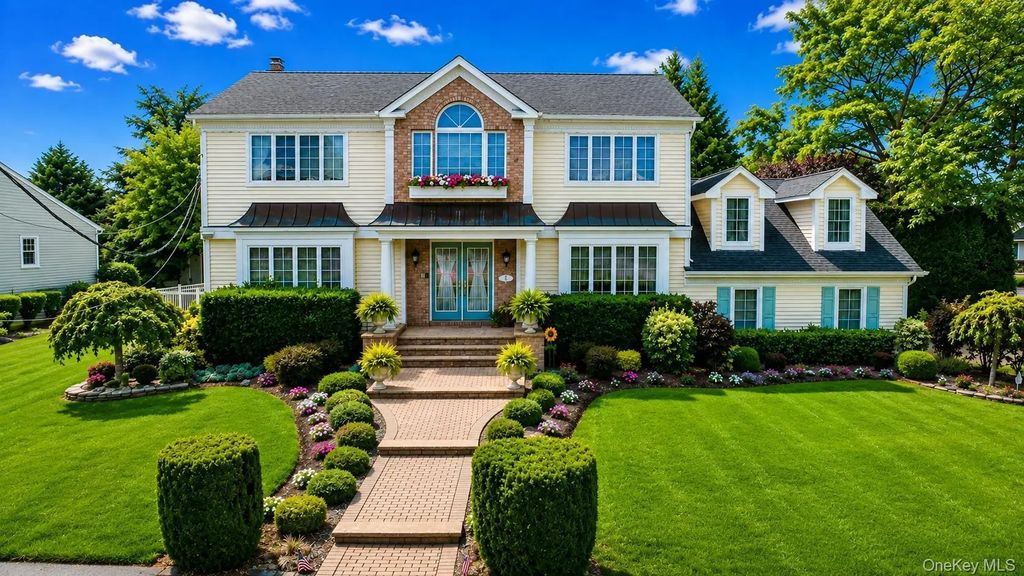 150 Harborview Drive, Massapequa