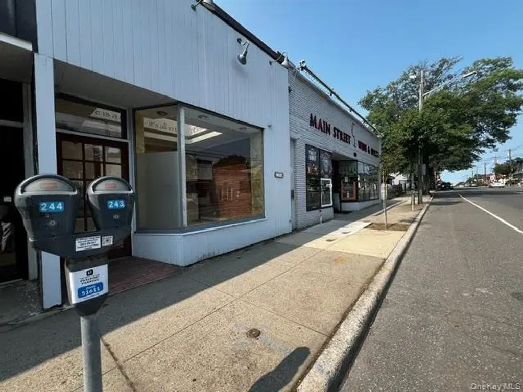184 Main Street, Port Washington