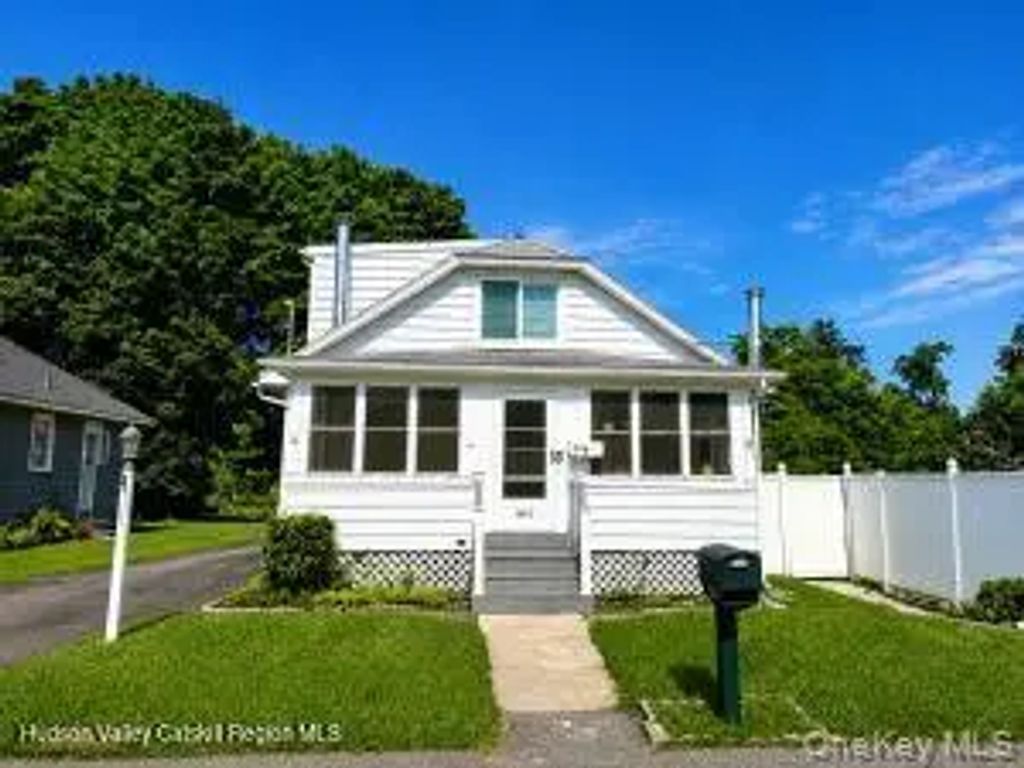 1011 Columbia Street, Kingston