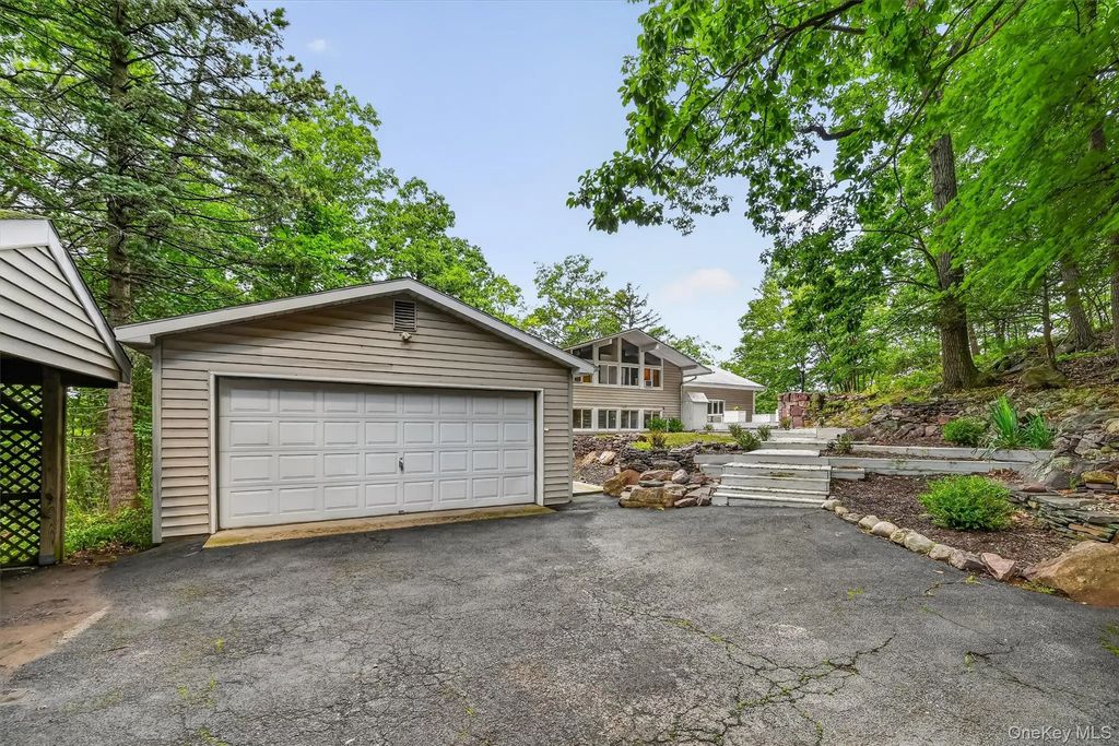 15 Overlook Drive, Highland Mills