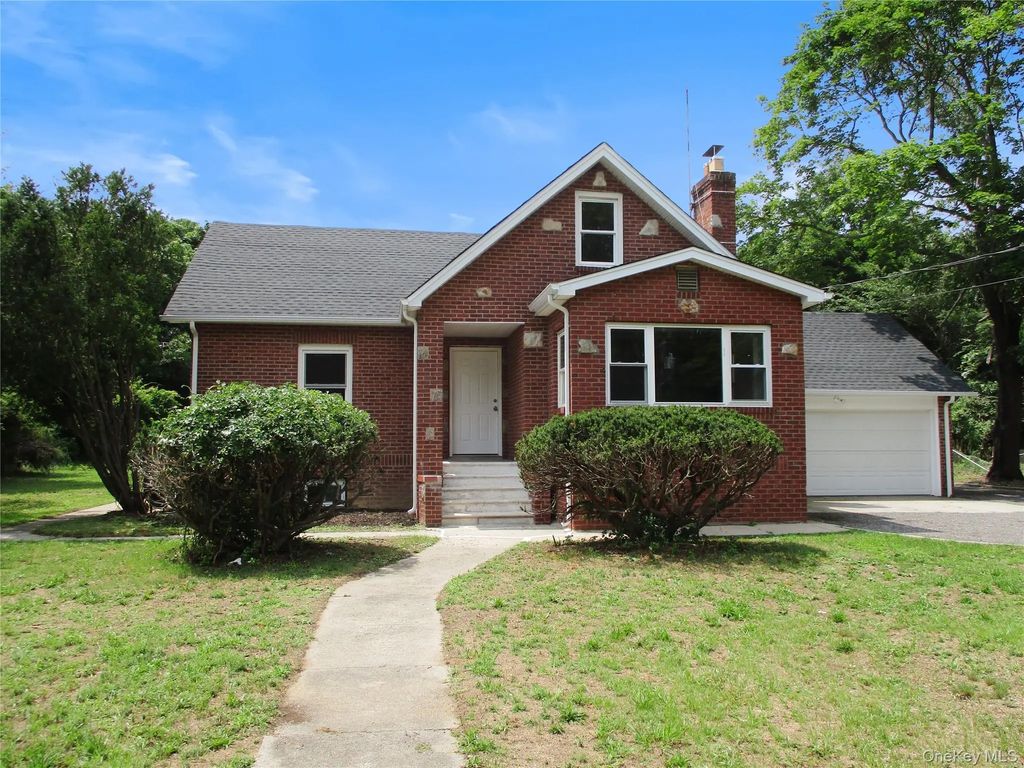 554 Mill Road, Coram