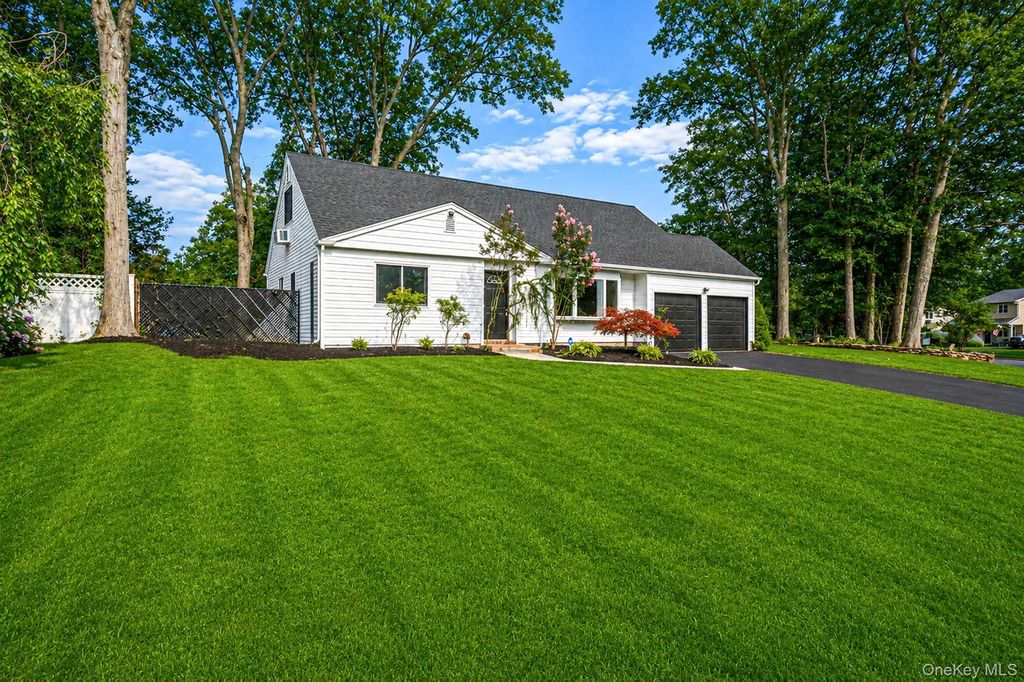 23 Dellmarie Lane, Nesconset
