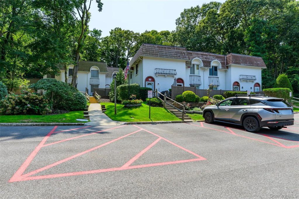 297 Brettonwoods Drive, Coram