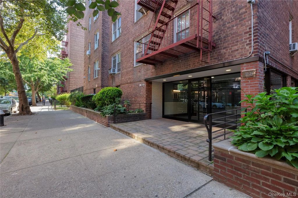 33-24 91 Street # 4s, Jackson Heights