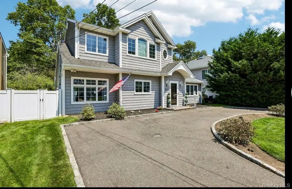 231 Koehl Street, Massapequa Park