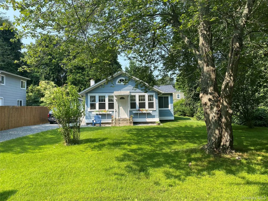 66 Longfellow Drive, Mastic Beach