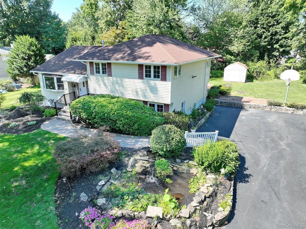 24 Scott Drive, New City
