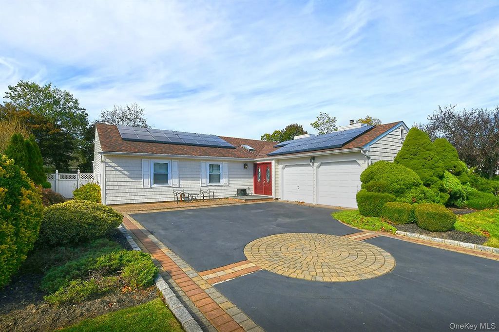 22 Apple Blossom Lane, East Patchogue