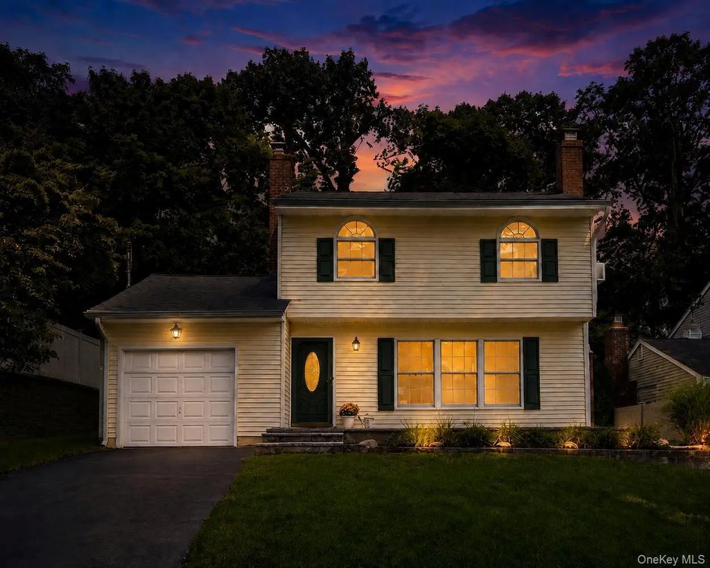 73 Maple Place, Huntington