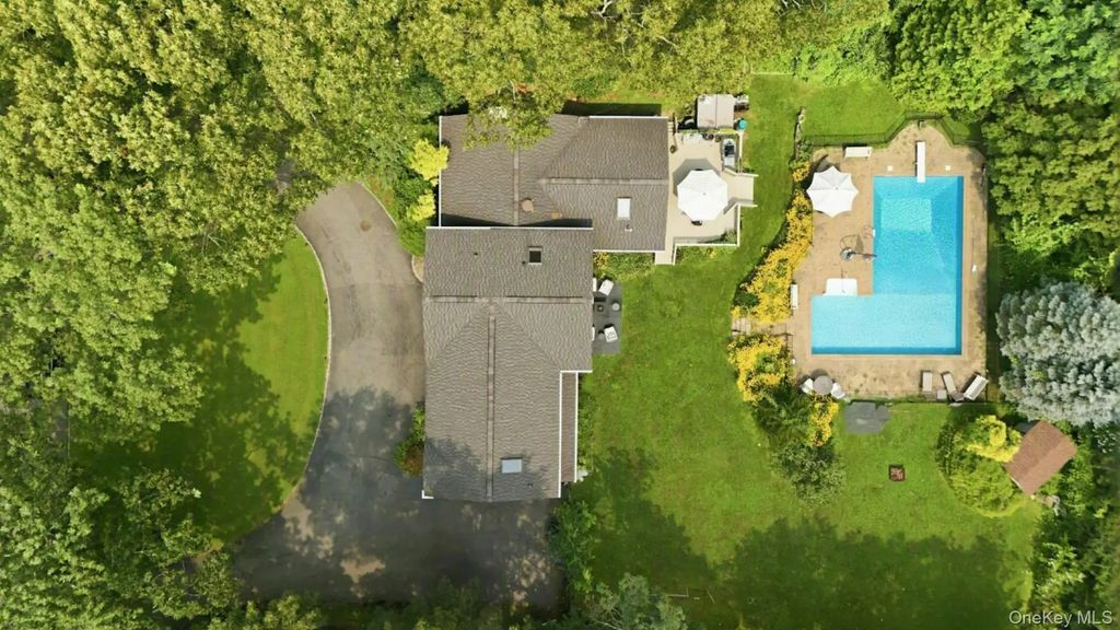 11 Soundview Drive, Port Jefferson