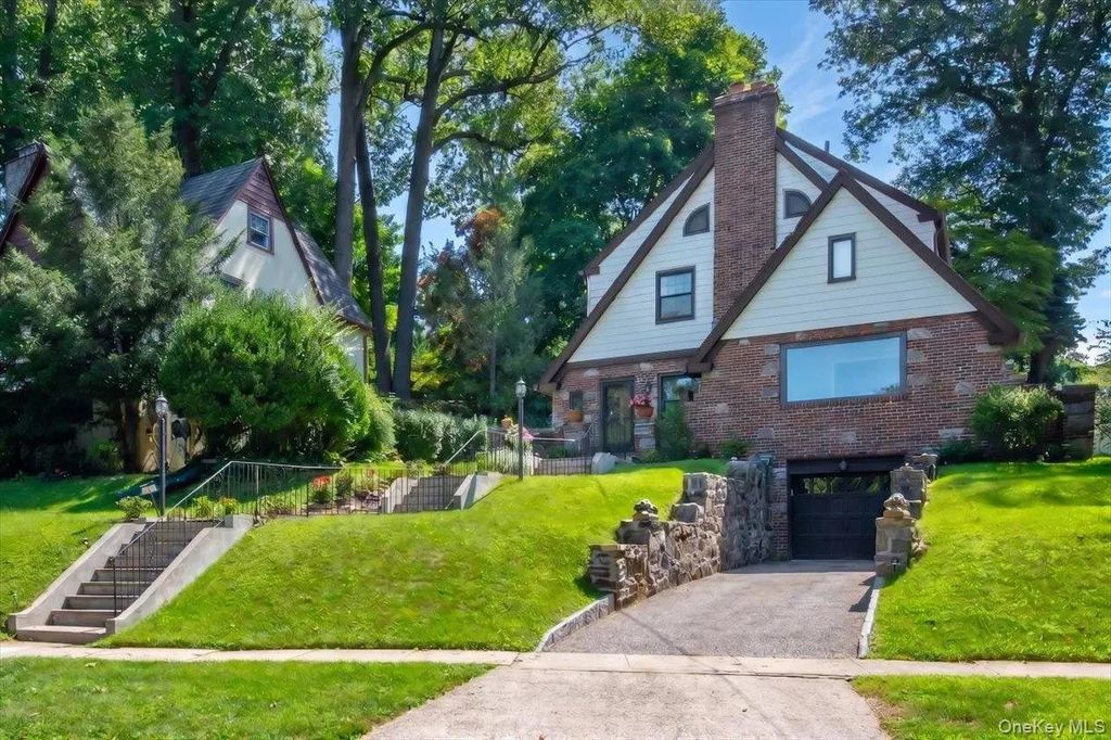 3 Walworth Terrace, White Plains