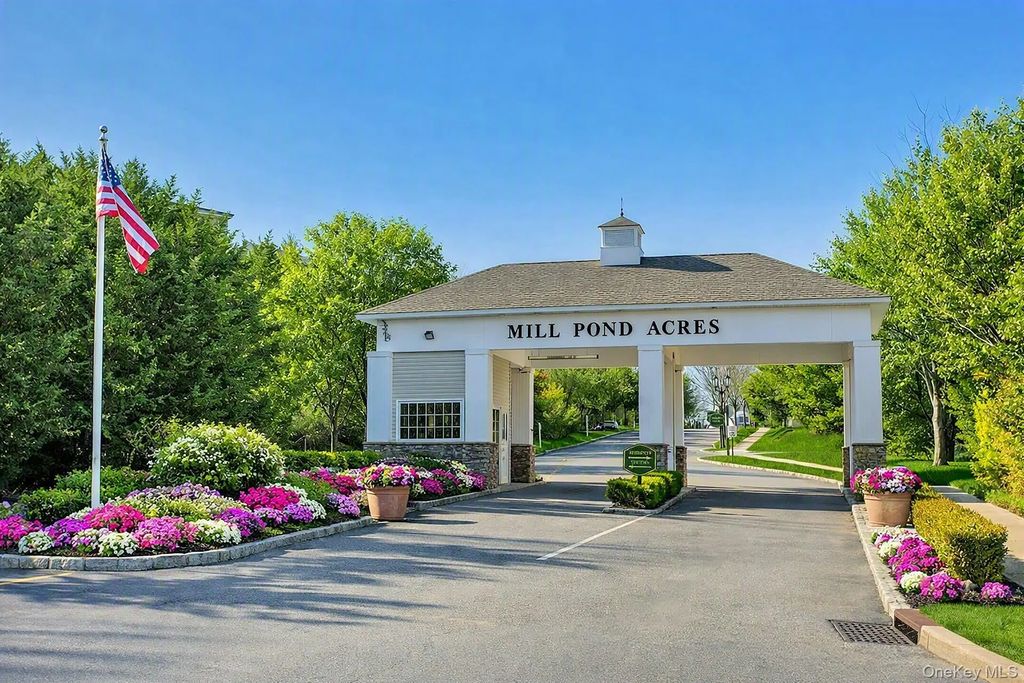 74 Miro Place, Port Washington
