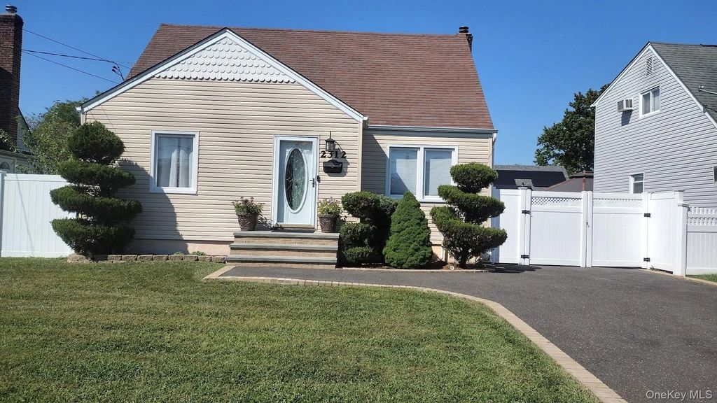 2312 Maple Street, Seaford