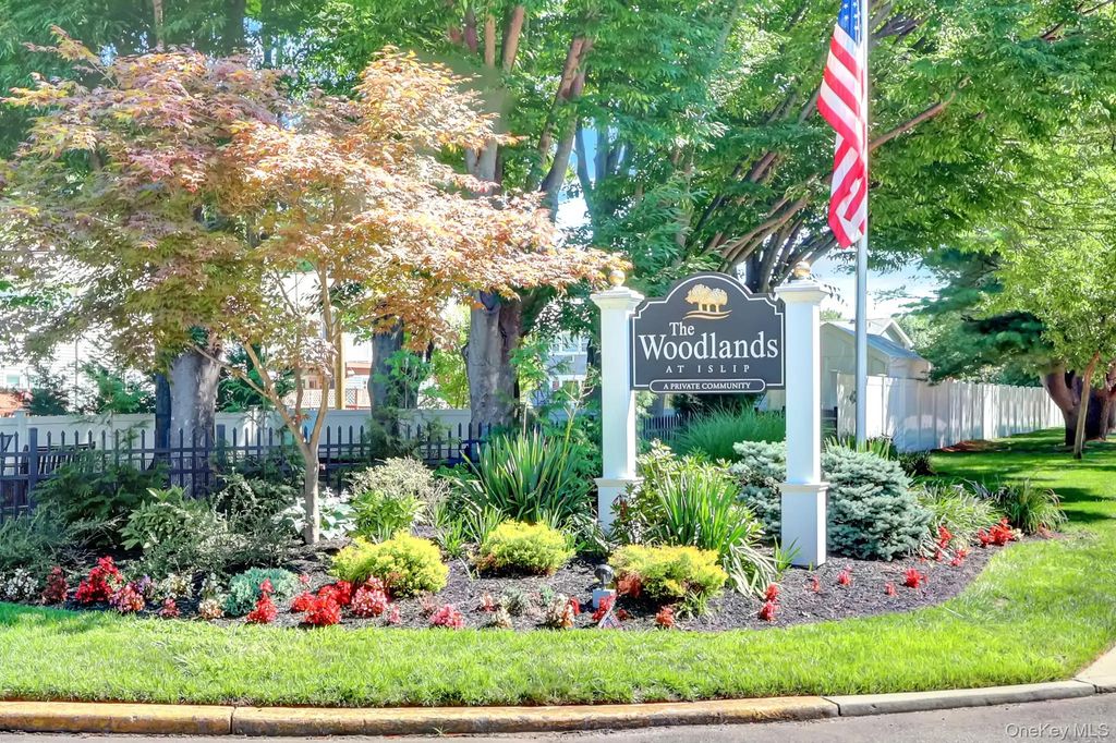 86 Cardinal Lane # 2b, Islip