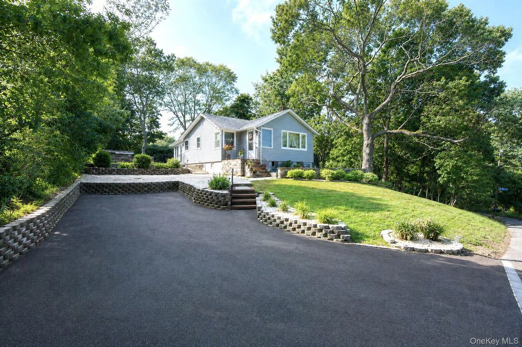 69 Hill Drive, Riverhead