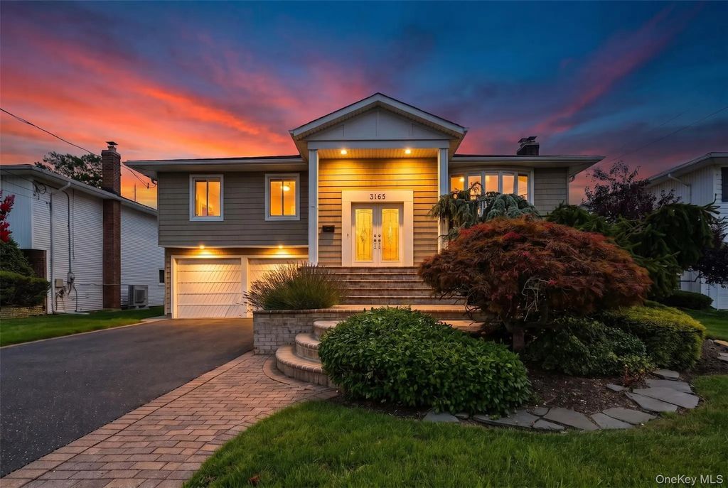 3165 Clubhouse Road, Merrick