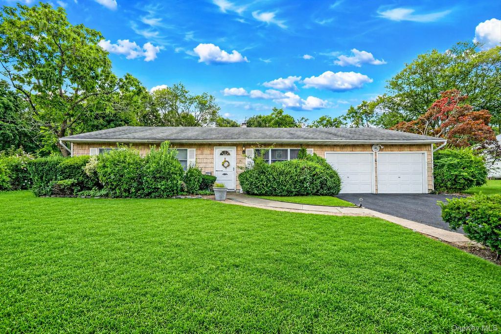 18 Wilson Street, Centereach