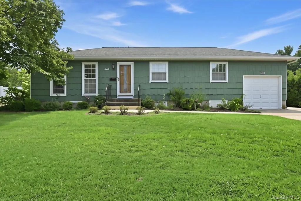 244 Neptune Avenue, West Babylon