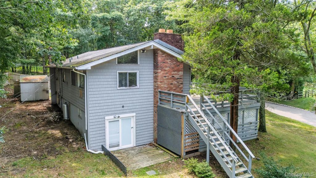142 Fish Cove Road, Southampton