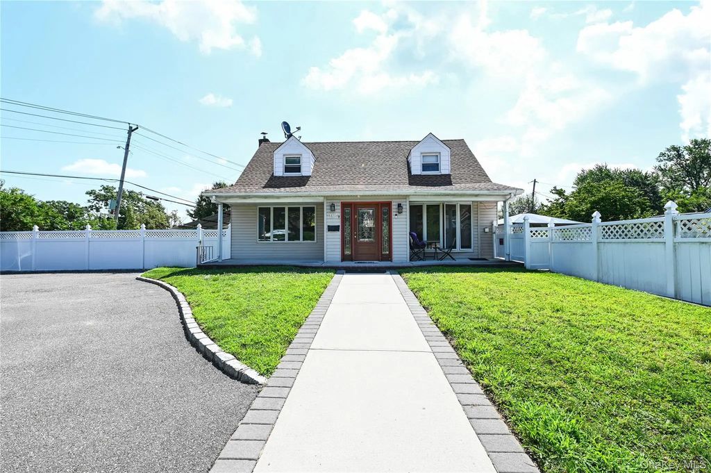 1 Douglas Drive, East Meadow
