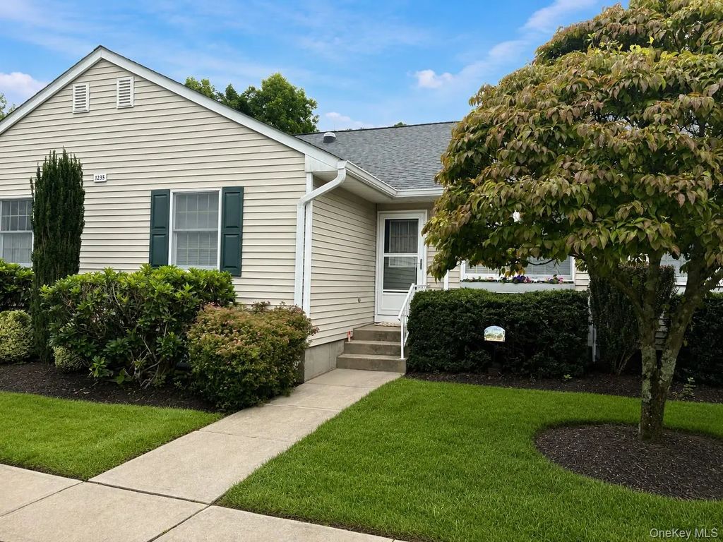 1235 Calebs Way # G25, Greenport