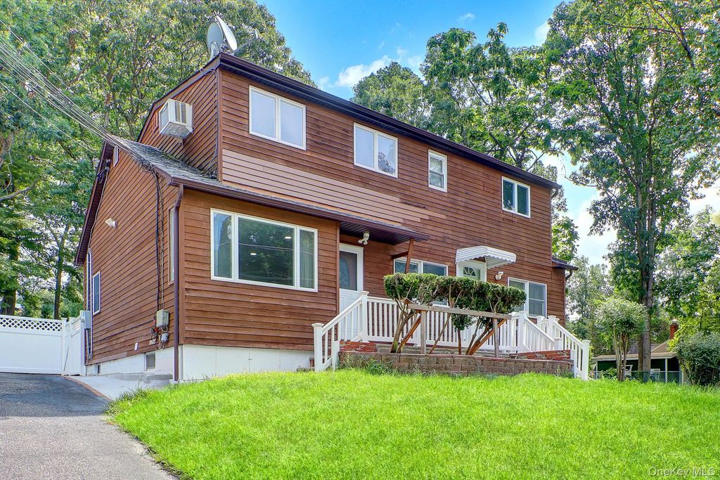 653 Meadow Road, Smithtown