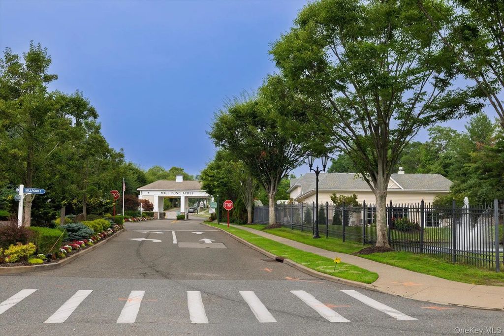 196 Pond View Drive, Port Washington