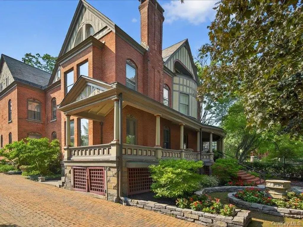 605 N. Broadway, Call Listing Agent