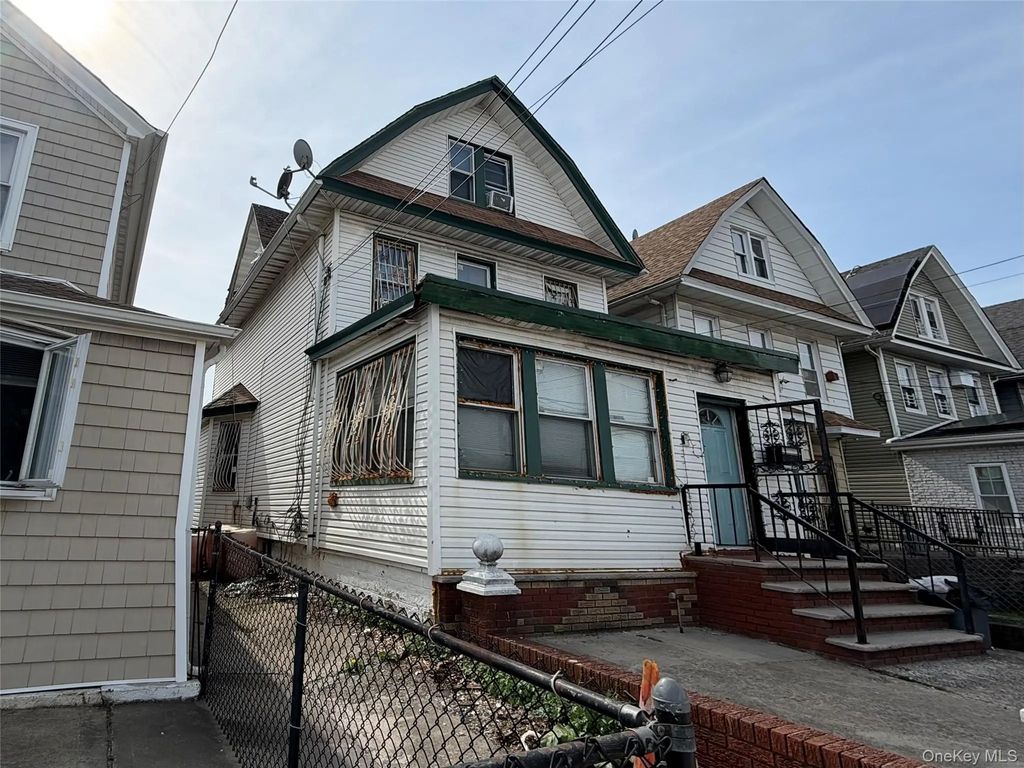 9508 111th Street, Richmond Hill