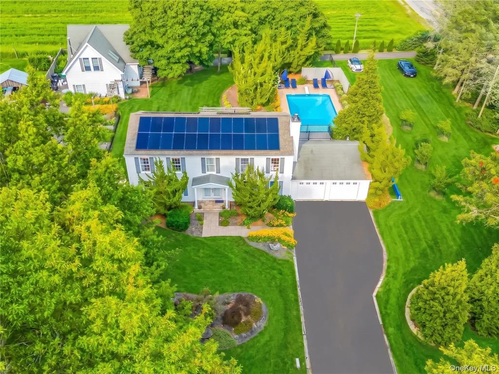 8 High Meadow Lane, Jamesport