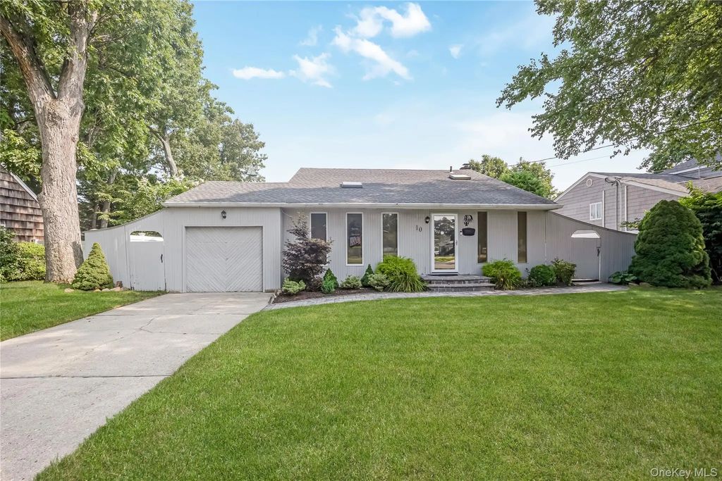 10 Larkin Street, Farmingdale